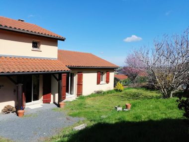 Vente Maison 134 m² à Pouilly-le-Monial 395 000 € - 1